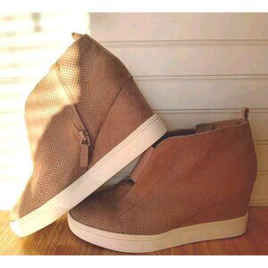 MIA Arianna Women's Size 10 Tan Platform Tennis Shoes, EUC